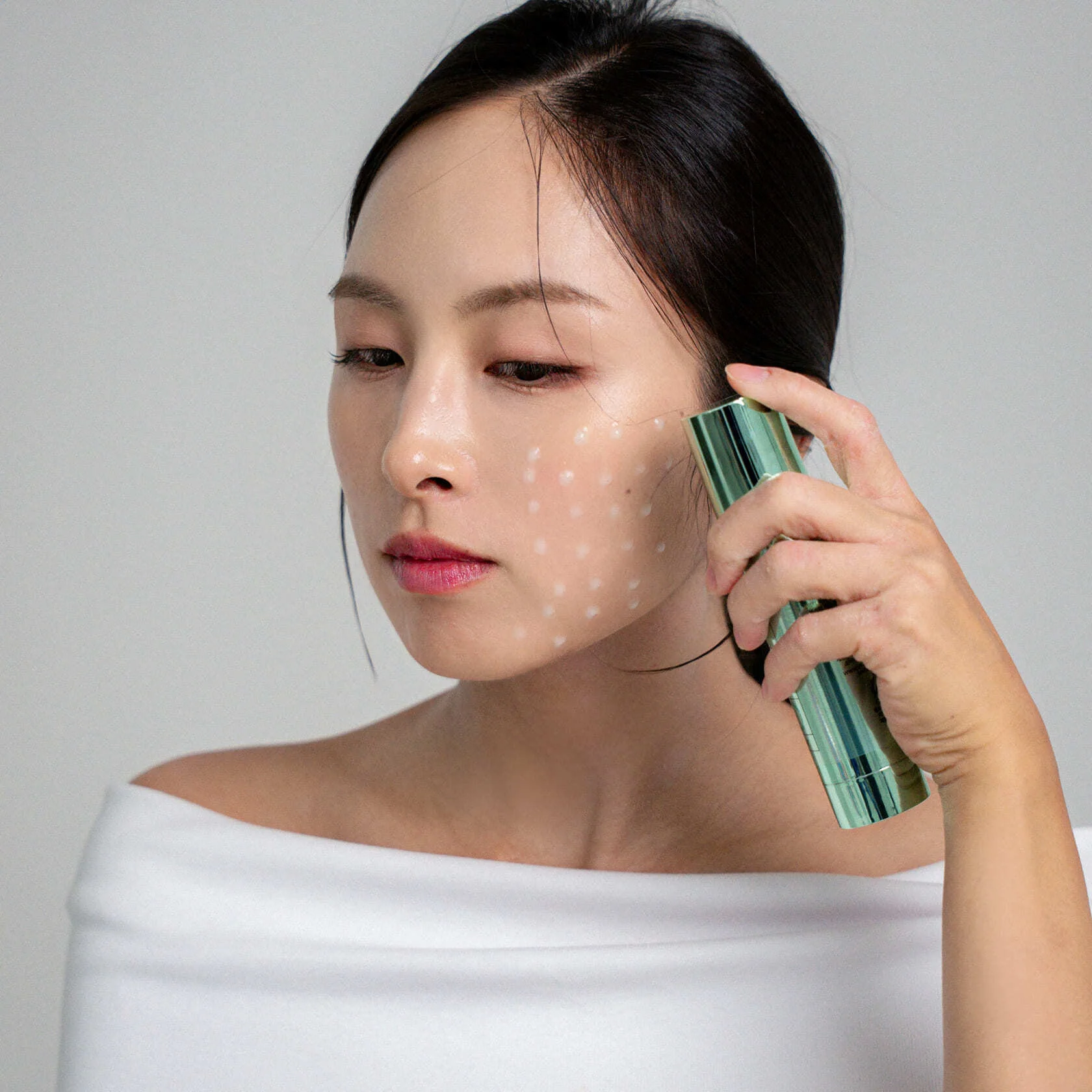 Бустер-сыворотка с микроиглами и ретинолом